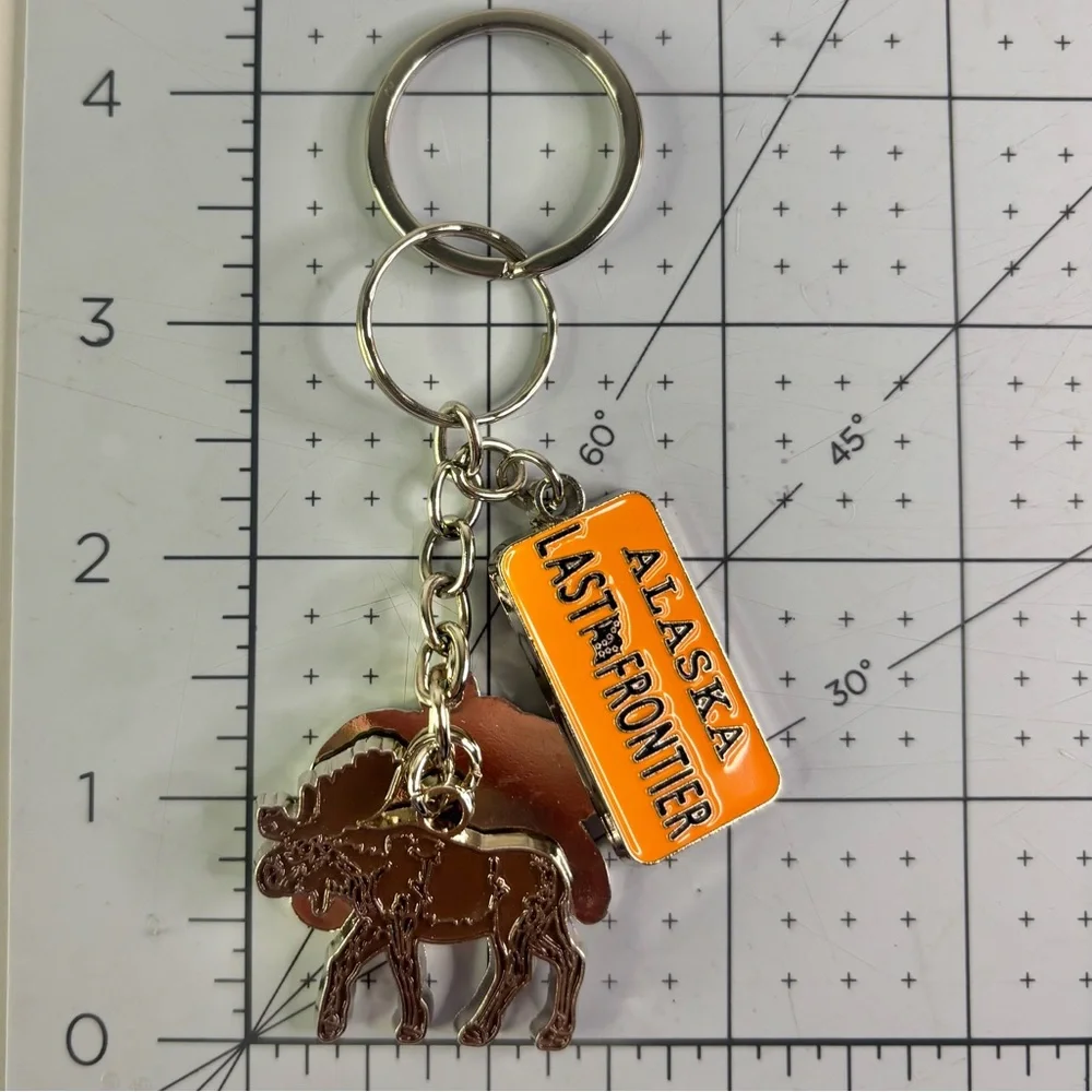 Alaska Last Frontier Keychain with Bear and Moose Charms, [4.25” x 2”] NWOT